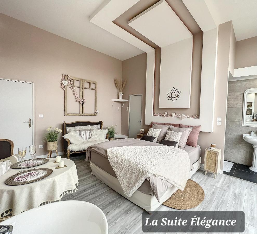 Chambre Avec Spa, Piscine Et Sauna Privatif Bed and Breakfast Louches Exterior foto